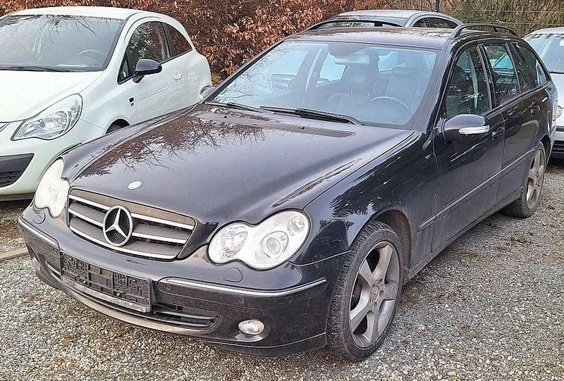 Schwarz Gebraucht 2004 Mercedes C240 Avantgarde Kombi | 2.900 € (Superpreis) - Bild 1/4