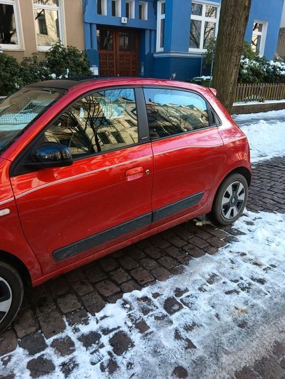 Rot Gebraucht 2018 Renault Twingo Life Kleinwagen | 5.800 € (Guter Preis) - Bild 1/4
