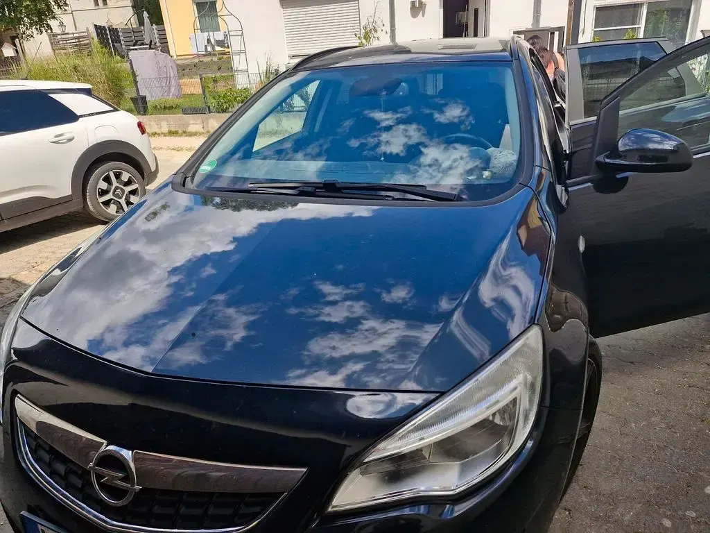 Gebraucht Opel Astra Selection 116 PS (85 kW) 2012 Schwarz Kombi