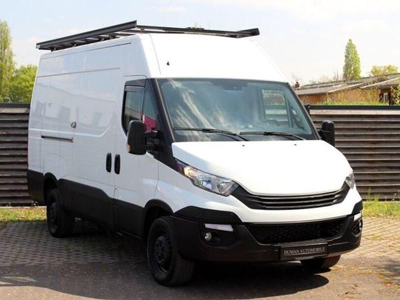 Gebraucht Iveco Daily 180 PS (132 kW) 2018 Weiß Limousine