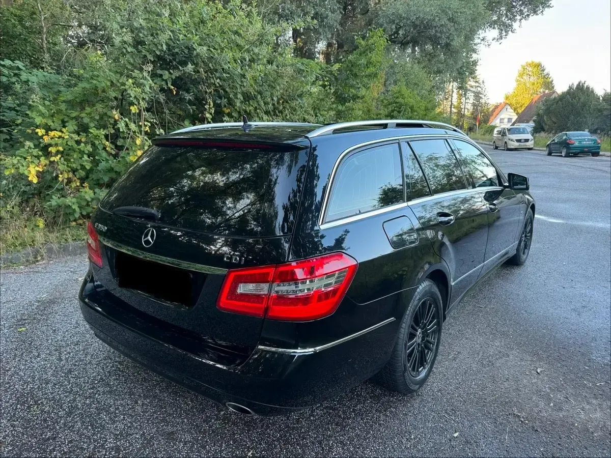 Gebraucht Mercedes E350 Avantgarde 231 PS (169 kW) 2011 Schwarz Kombi