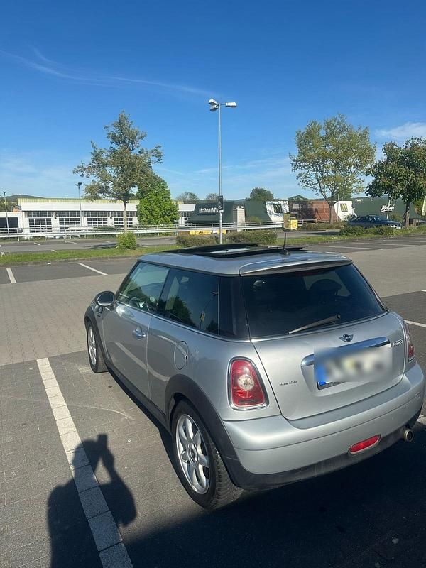 Grau Gebraucht 2007 Mini Cooper Coupé Coupé | 2.450 € (Guter Preis) - Bild 1/4