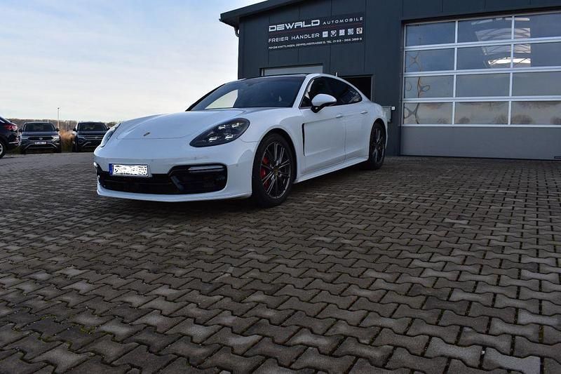 Gebraucht Porsche Panamera GTS 460 PS (338 kW) 2019 Carraraweiss/gletscherweiss Limousine