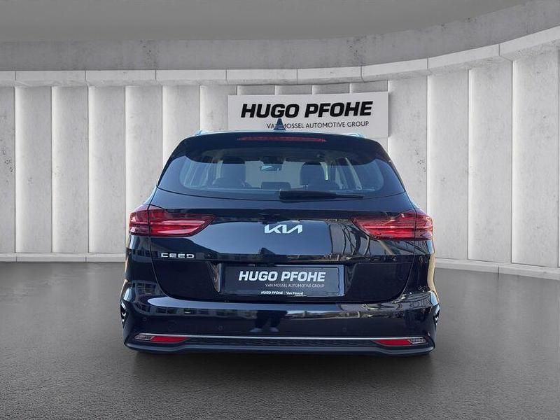 Gebraucht Kia Ceed 120 PS (88 kW) 2023 Schwarz Kleinwagen