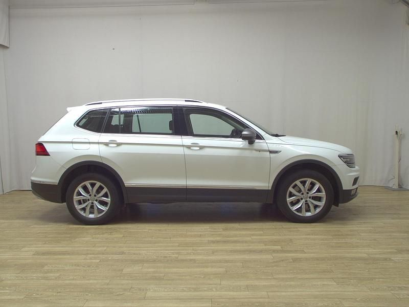 Weiss Gebraucht 2020 VW Tiguan Allspace Highline SUV | 24.980 € (Superpreis) - Bild 1/4