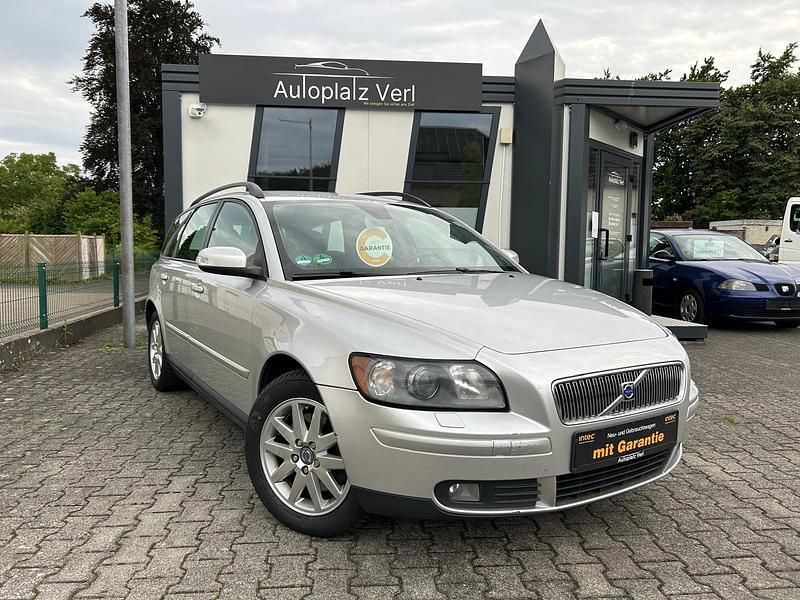 Silber Gebraucht 2007 Volvo V50 Kombi | 3.990 € (Teuer) - Bild 1/4