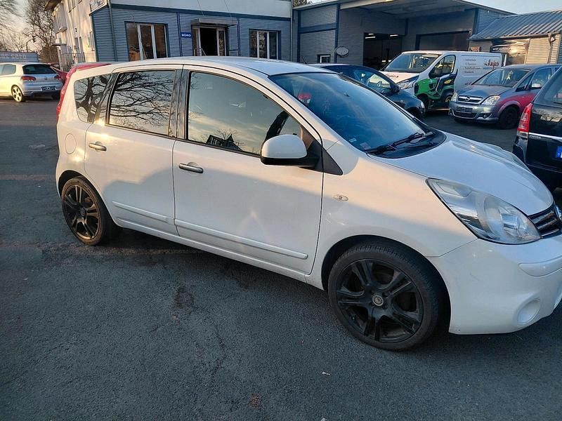 Gebraucht Nissan Note 88 PS (64 kW) 2011 Weiß Kleinwagen