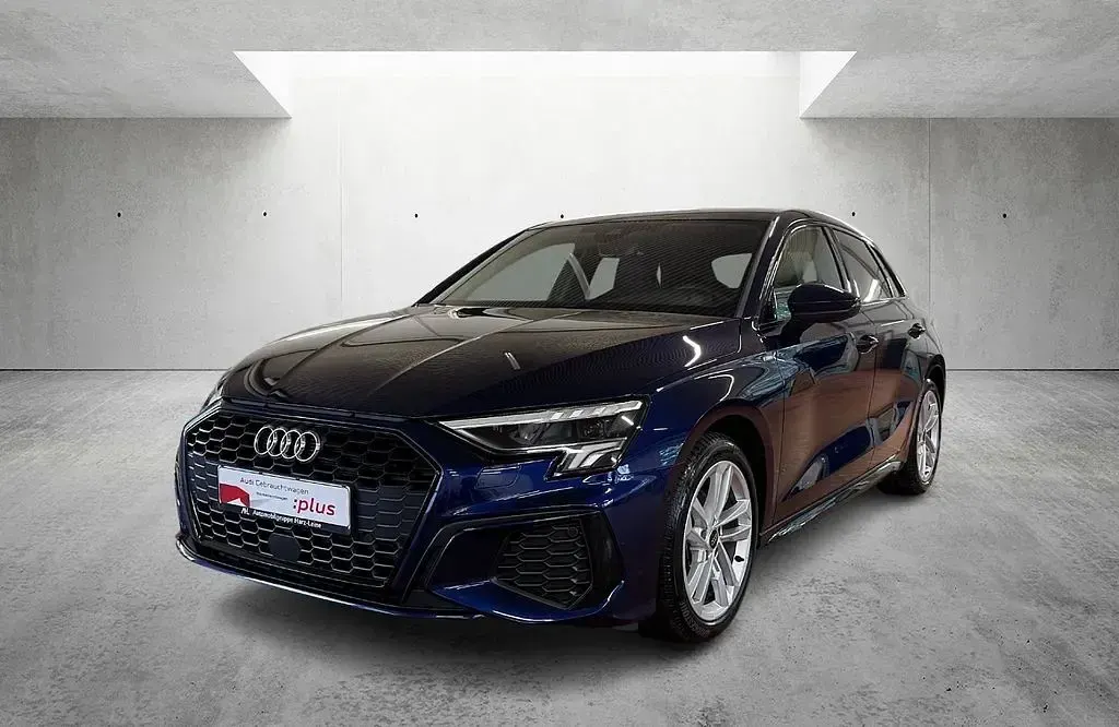 Używany Audi A3 S-Line 150 KM (110 kW) 2024 Niebieski Sedan/Limuzyna