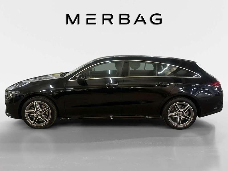 Gebraucht Mercedes CLA250e Shooting Brake Premium 163 PS (119 kW) 2024 Metalliclack kosmosschwarz Kombi