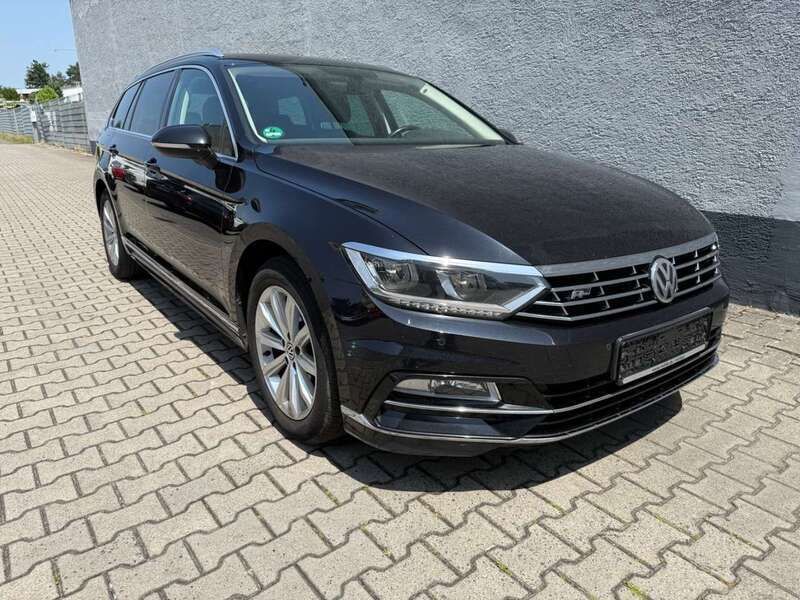 Deep black perleffekt Gebraucht 2017 VW Passat Highline Kombi | 14.200 € (Superpreis) - Bild 1/4