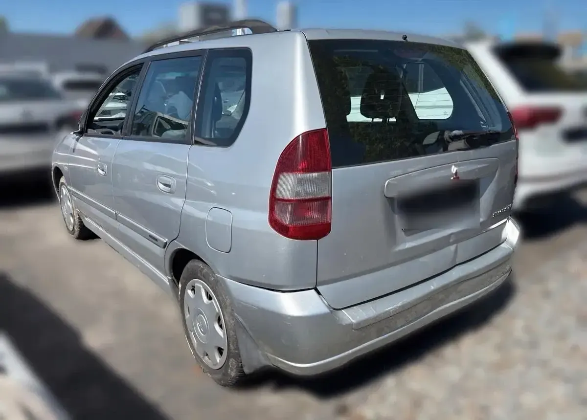 Gebraucht Mitsubishi Space Star 82 PS (60 kW) 2002 Silber Van / Kleinbus