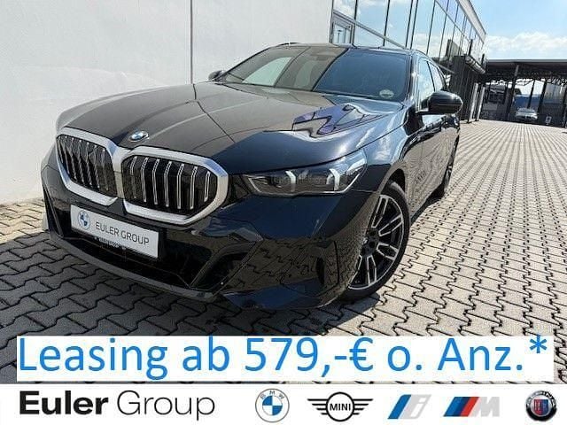 Schwarz Gebraucht 2024 BMW 520 M Sport Kombi | 47.290 € (Superpreis) - Bild 1/4