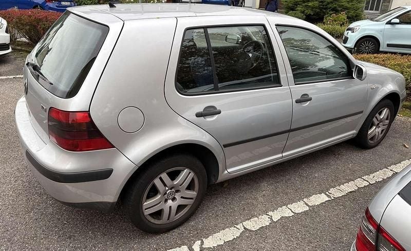 Silber Gebraucht 2002 VW Golf IV Limousine | 1.350 € (Guter Preis) - Bild 1/4