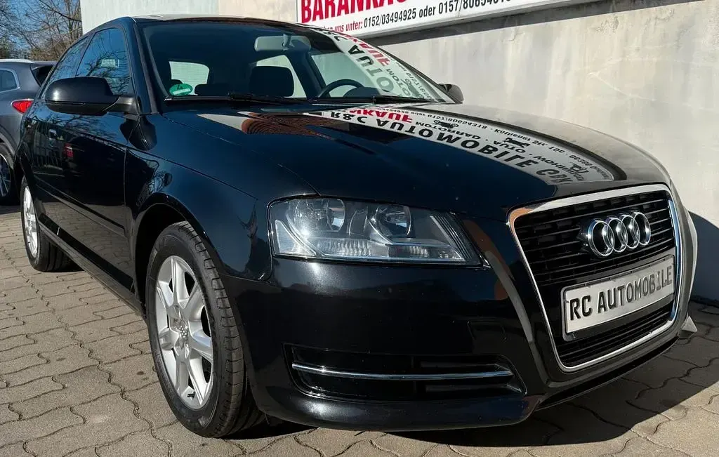 Używany Audi A3 Attraction 102 KM (75 kW) 2010 Czarny Hatchback