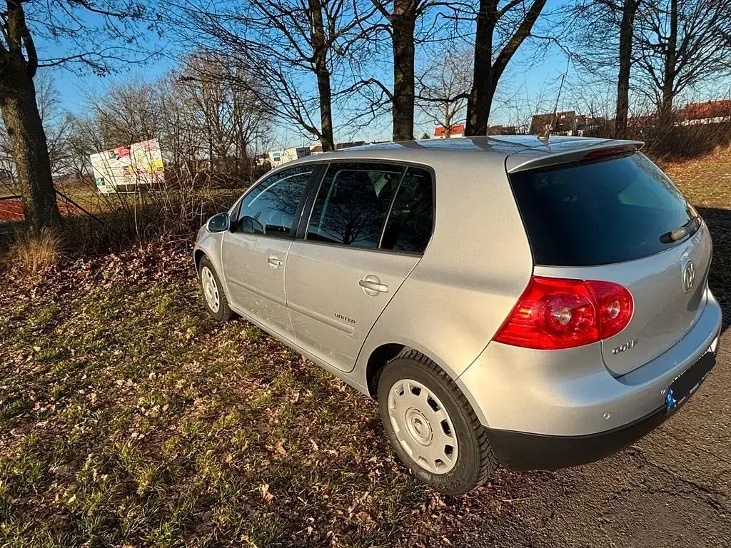 Second-hand VW Golf VI United 122 CP (89 kW) 2008 Argintiu Hatchback