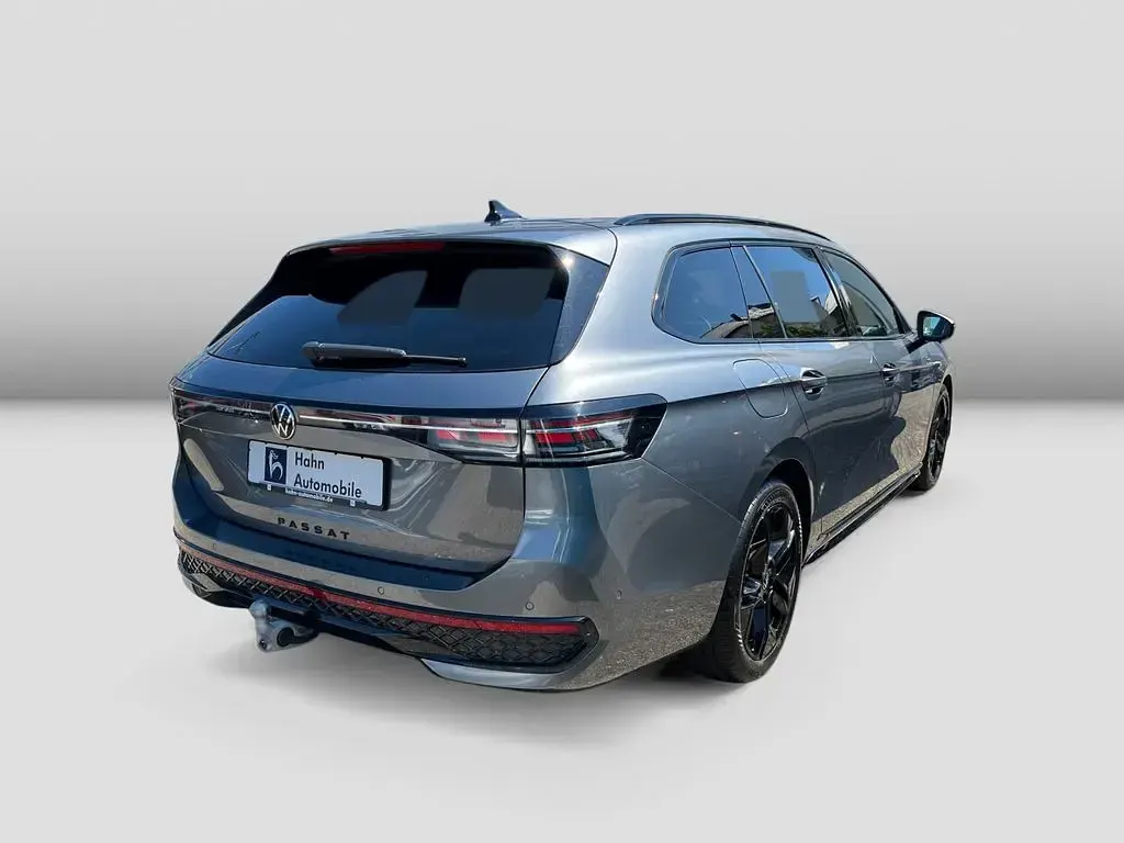 Gebraucht VW Passat R-line 150 PS (110 kW) 2025 Diabasgrau metallic Kombi