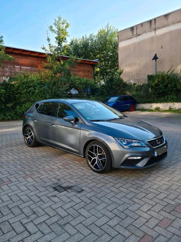 Grau Gebraucht 2017 Seat Leon ST FR Kombi | 15.000 € (Guter Preis) - Bild 1/4