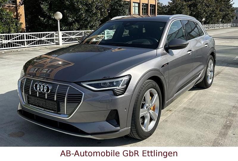 Taifungrau Gebraucht 2020 Audi e-tron Advanced SUV | 29.900 € (Fairer Preis) - Bild 1/4