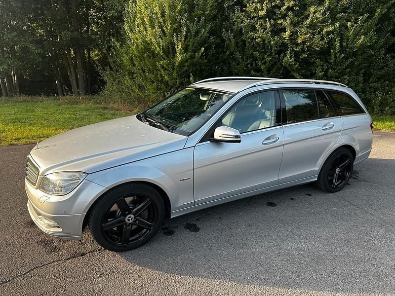 Silber Gebraucht 2011 Mercedes C350 Kombi | 8.650 € (Superpreis) - Bild 1/4