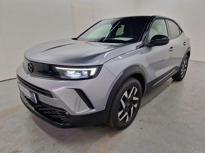 Kontrast grau Gebraucht 2024 Opel Mokka SUV | 21.990 € (Fairer Preis) - Bild 1/4