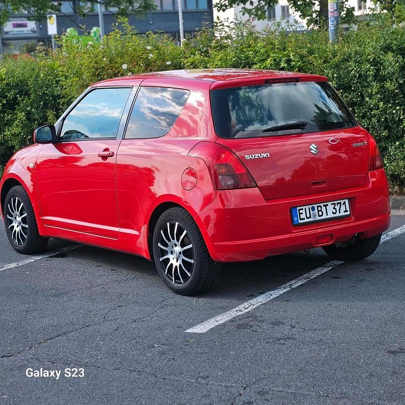 Rot Gebraucht 2008 Suzuki Swift Kleinwagen | 1.300 € (Guter Preis) - Bild 1/4