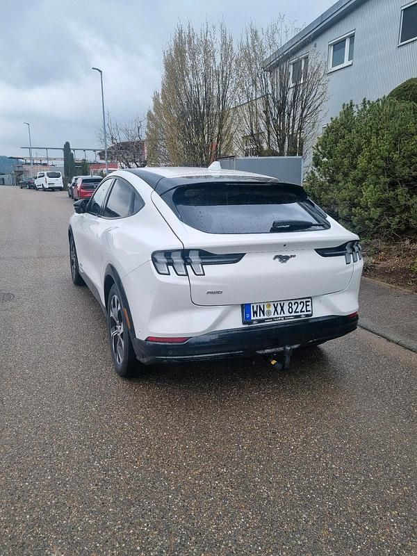 Gebraucht Ford Mustang Mach-E 197 kW (269 PS) 2021 Weiß SUV