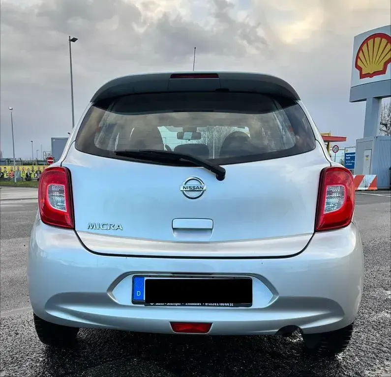 Gebraucht Nissan Micra 80 PS (58 kW) 2017 Silber Kleinwagen