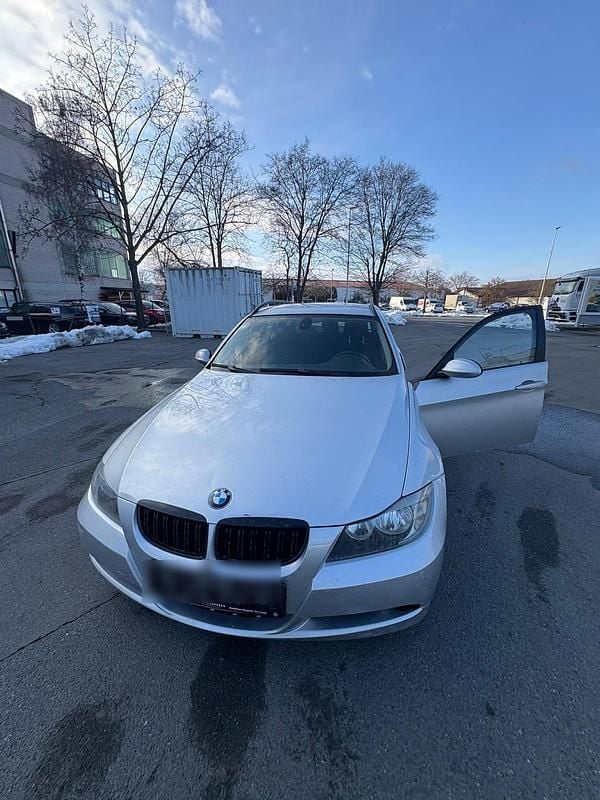 Silber Gebraucht 2007 BMW 320 Kombi | 1.800 € (Superpreis) - Bild 1/4