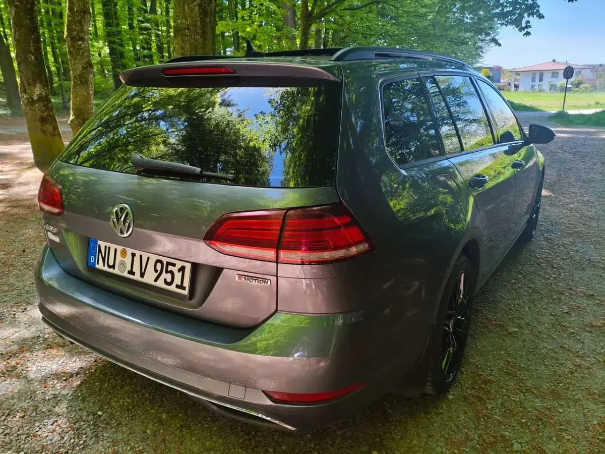 Second-hand VW Golf VII 170 CP (125 kW) 2019 Gri Break