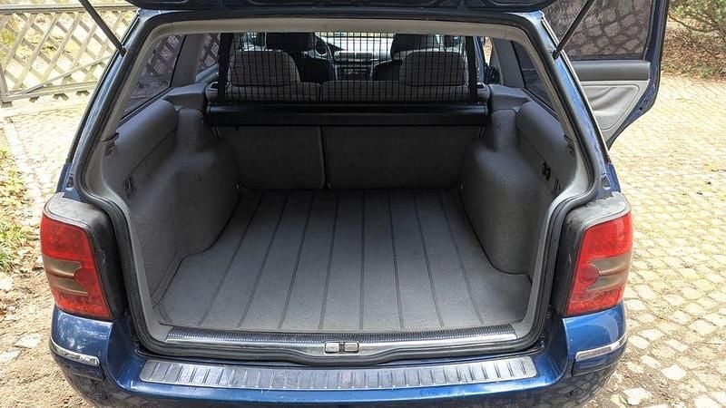 Gebraucht VW Passat Comfortline 150 PS (110 kW) 2002 Blau Kombi