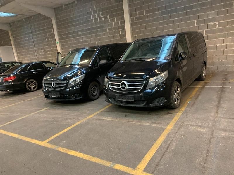 Schwarz Gebraucht 2015 Mercedes V220 Van / Kleinbus | 19.000 € - Bild 1/4