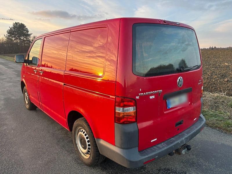 Gebraucht VW Transporter 131 PS (96 kW) 2009 Rot Van