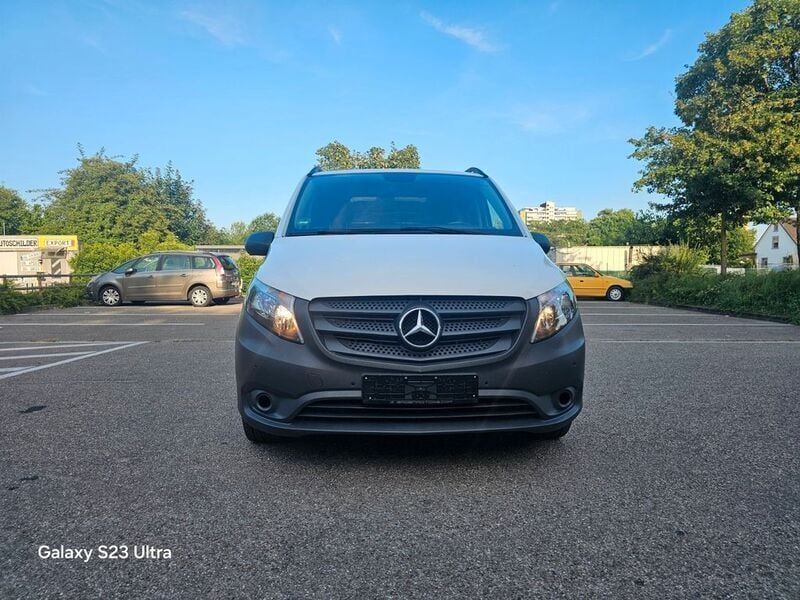 Weiß Gebraucht 2020 Mercedes Vito Van / Kleinbus | 12.900 € - Bild 1/4