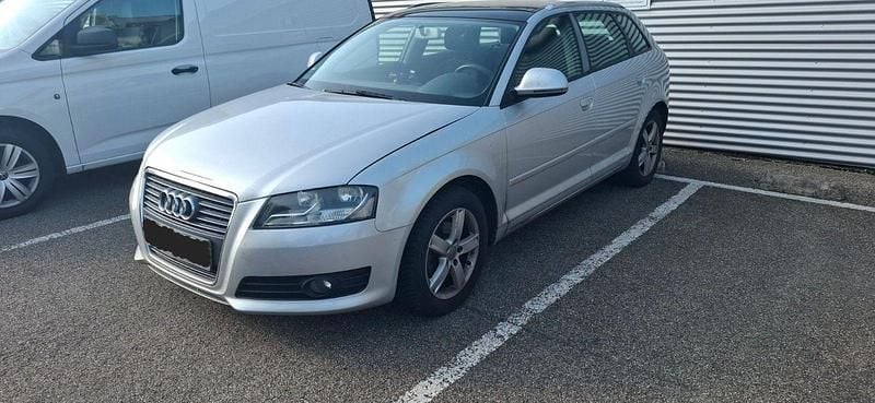 Grau Gebraucht 2009 Audi A3 Sportback S-Line Limousine | 4.800 € (Superpreis) - Bild 1/4