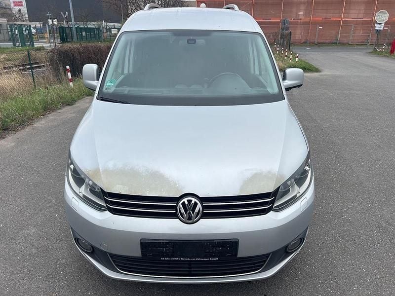 Second-hand VW Caddy Highline 140 CP (102 kW) 2013 Argintiu Monovolum