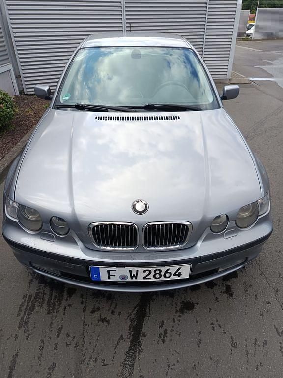 Silber Gebraucht 2004 BMW 318 Compact Lifestyle Kleinwagen | 2.750 € (Fairer Preis) - Bild 1/4