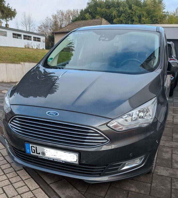 Grau Gebraucht 2018 Ford C-MAX Titanium Van / Kleinbus | 14.200 € (Etwas zu teuer) - Bild 1/4