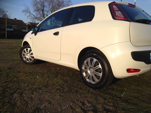 Gebraucht Fiat Punto Evo Active 65 PS (47 kW) 2010 Weiß Kleinwagen
