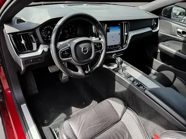 Gebraucht Volvo V60 R-Design 150 PS (110 kW) 2019 Rot Kombi