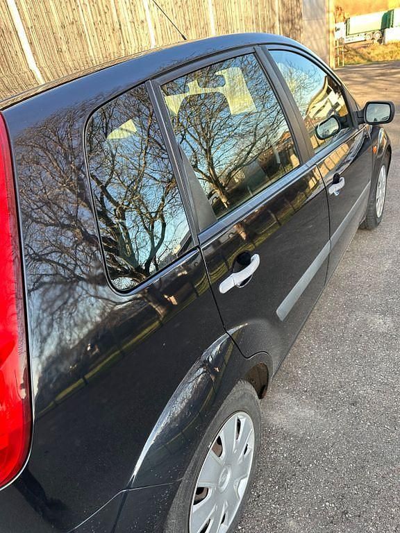 Gebraucht Ford Fiesta Ambiente 80 PS (58 kW) 2006 Limousine