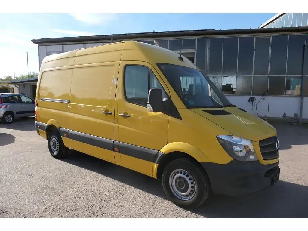 Usado Mercedes Sprinter 143 HP (105 kW) 2017 Amarelo Van