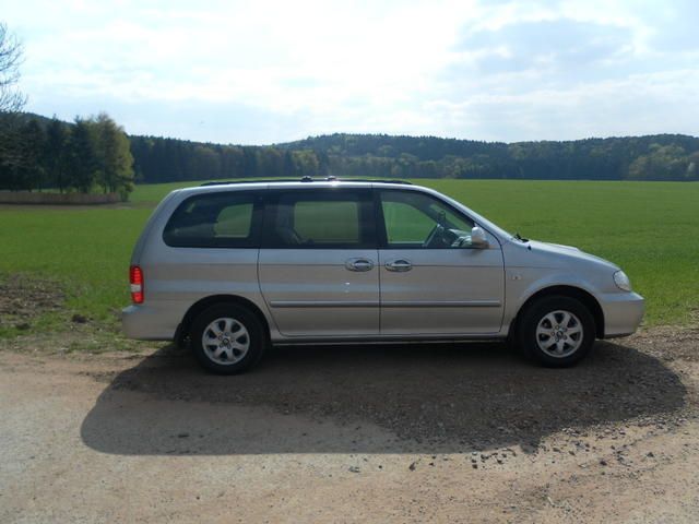 Gebraucht Kia Carnival EX 144 PS (105 kW) 2004 Silber metallic Van / Kleinbus