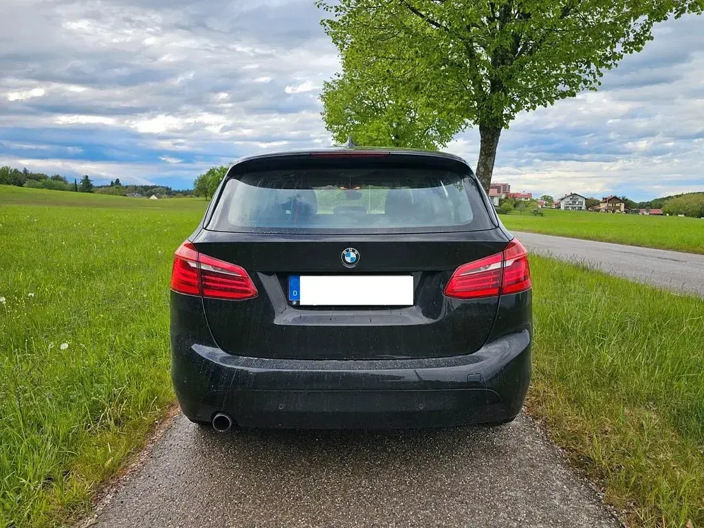 Gebraucht BMW 216 Active Tourer Performance 102 PS (75 kW) 2017 Schwarz Van / Kleinbus