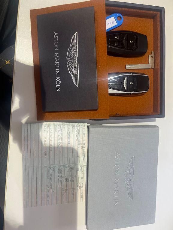 Gebraucht Aston Martin DB11 510 PS (375 kW) 2017 Rot Coupé