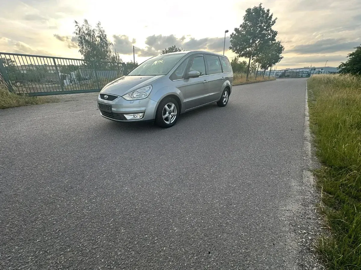 Gebraucht Ford Galaxy Ghia 145 PS (106 kW) 2007 Silber Van / Kleinbus