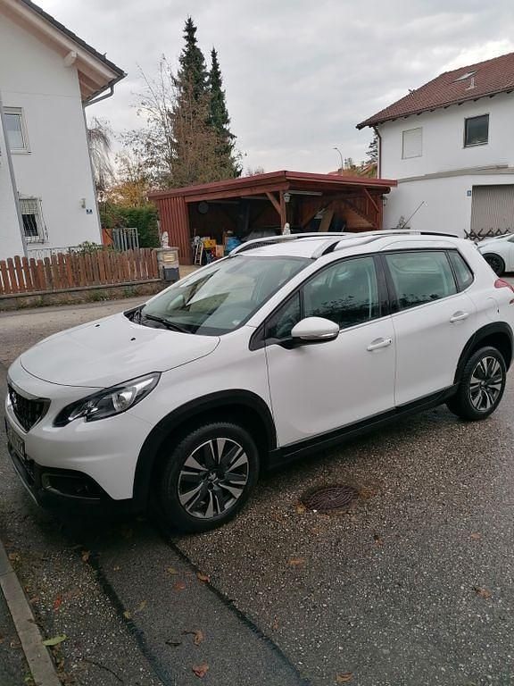 Weiß Gebraucht 2018 Peugeot 2008 Allure SUV | 8.500 € (Fairer Preis) - Bild 1/4