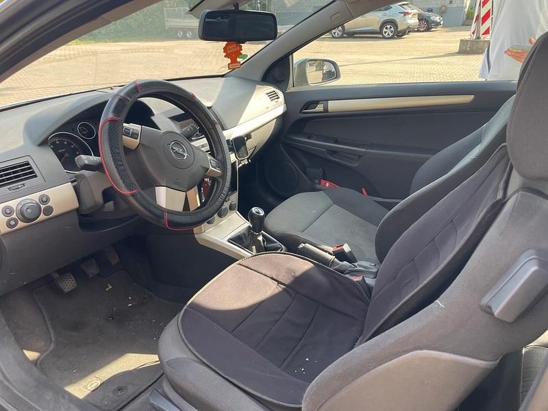 Gebraucht Opel Astra GTC 116 PS (85 kW) 2007 Grau Coupé