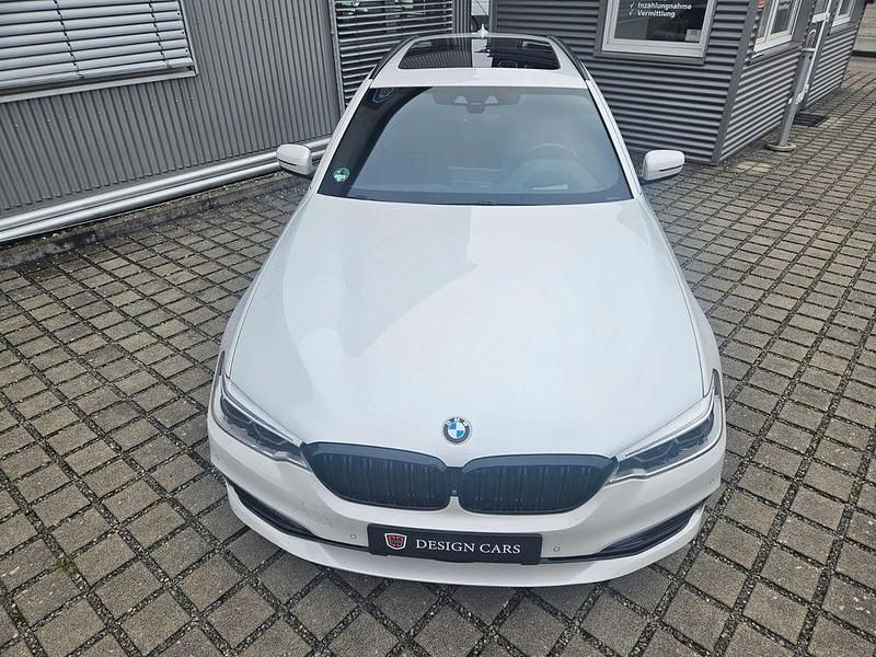 Gebraucht BMW 540 Sport Line 340 PS (250 kW) 2019 Mineralweiss metallic Kombi