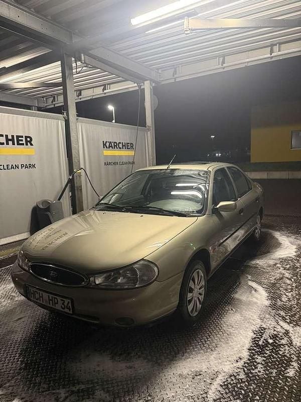 Gebraucht Ford Mondeo 95 PS (69 kW) 1999 Grün Limousine