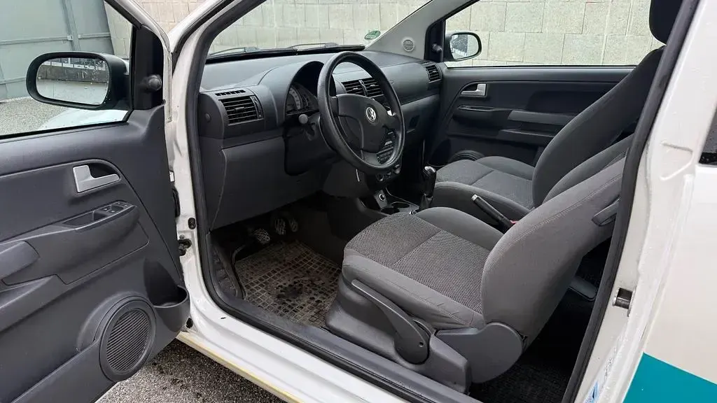 Używany VW Fox Refresh 54 KM (39 kW) 2010 Biały Hatchback